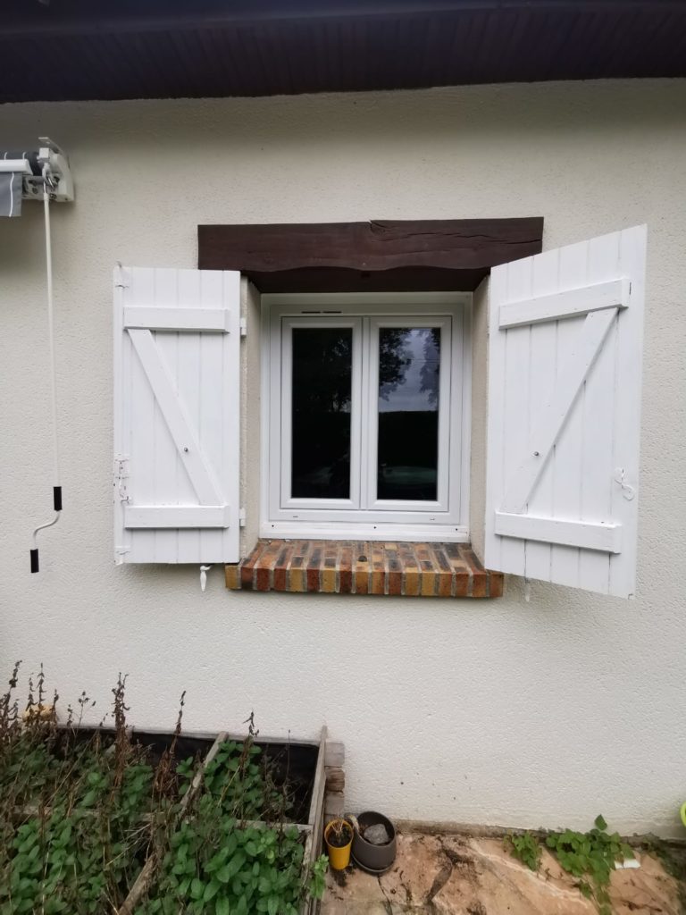 Fenetre-2-vantaux-PVC-volet-roulant-1